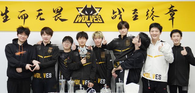 操作大师！ Peanut 的大棒一步一步击败了 Chovy Hanwha Life Esports ，赢得了LCK杯冠军